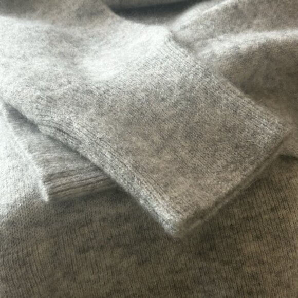 NWT Premium Quality Wool Blend Super Soft Relaxed Fit Pullover Sweater - Picture 5 of 10